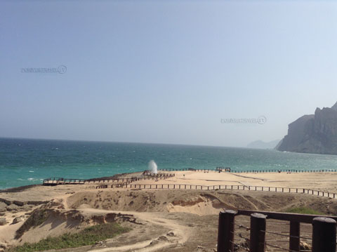 La spiaggia di Al Mughsayl nel Dhofar a Salalah